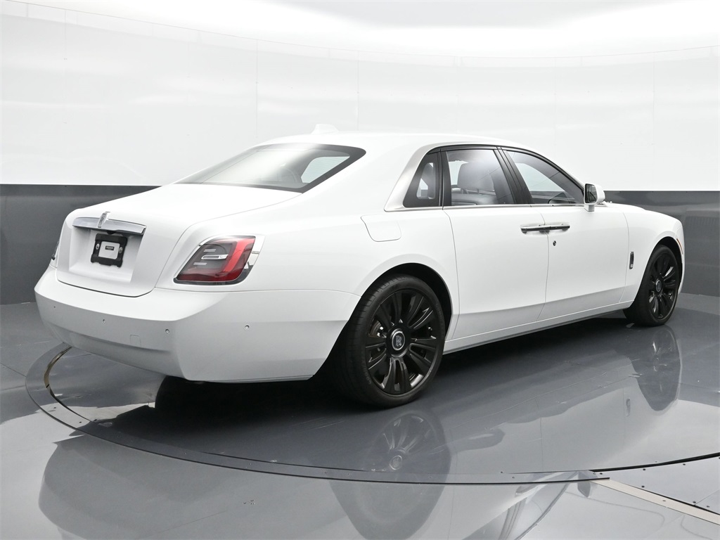 2024 Rolls Royce Ghost photo 2