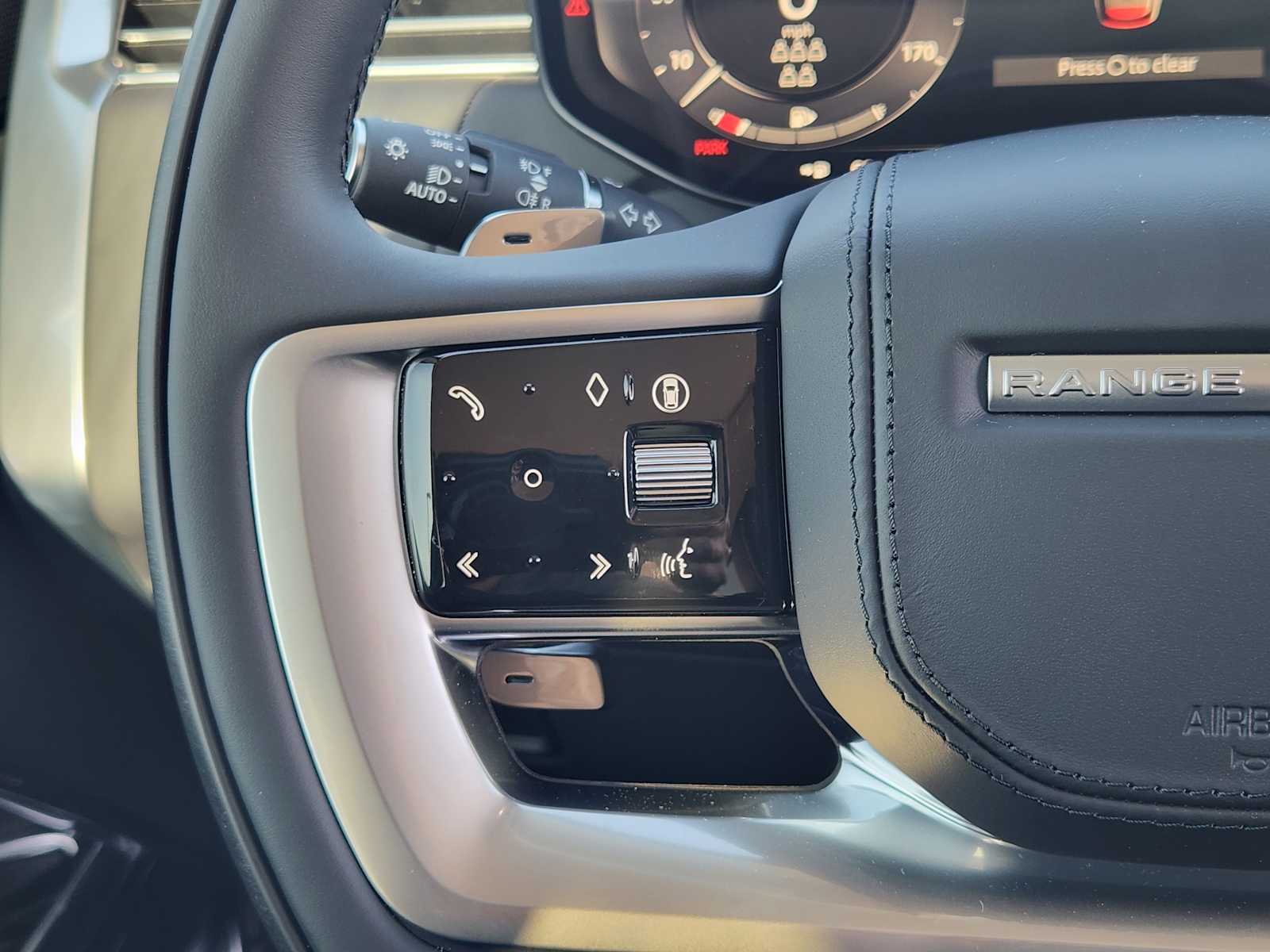 2025 Land Rover Range Rover SE photo 26