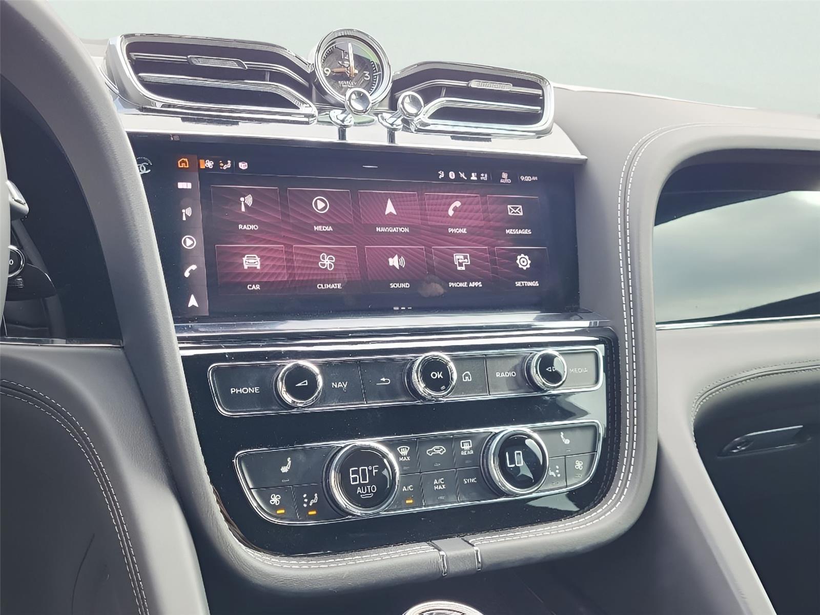 2021 Bentley Bentayga V8 photo 13