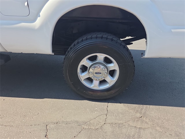 2016 Ford F-350 XLT photo 23