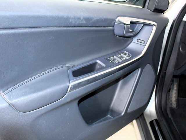 2015 Volvo XC60 T5 Premier photo 17