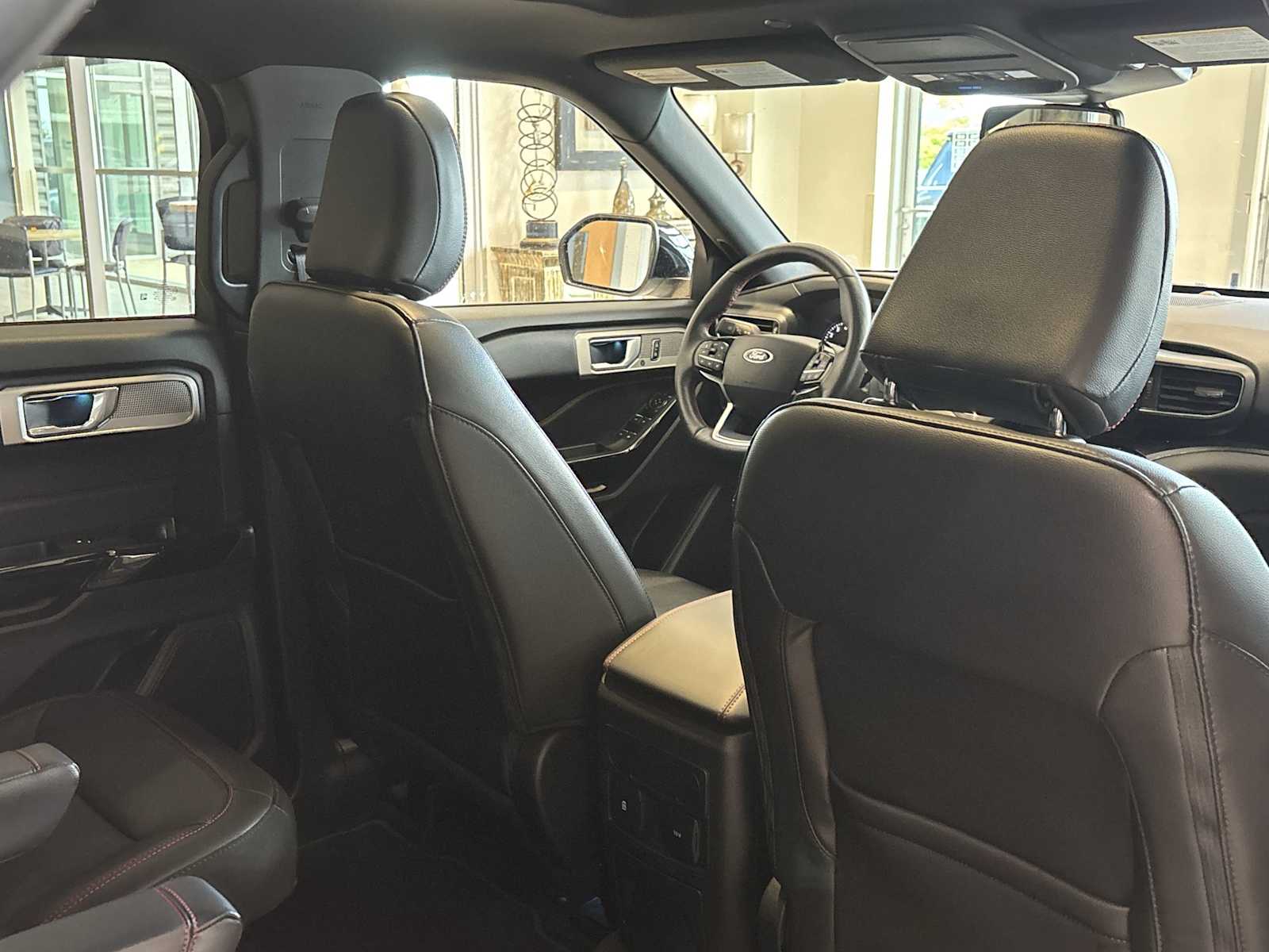 2022 Ford Explorer ST-Line photo 24
