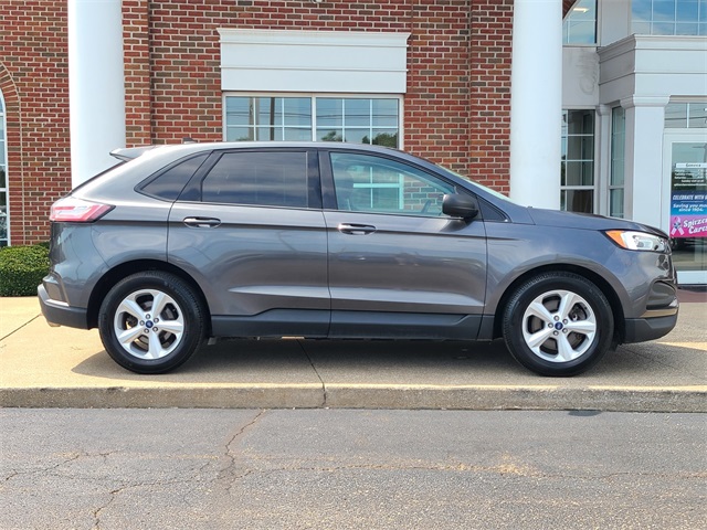 2020 Ford Edge SE photo 3