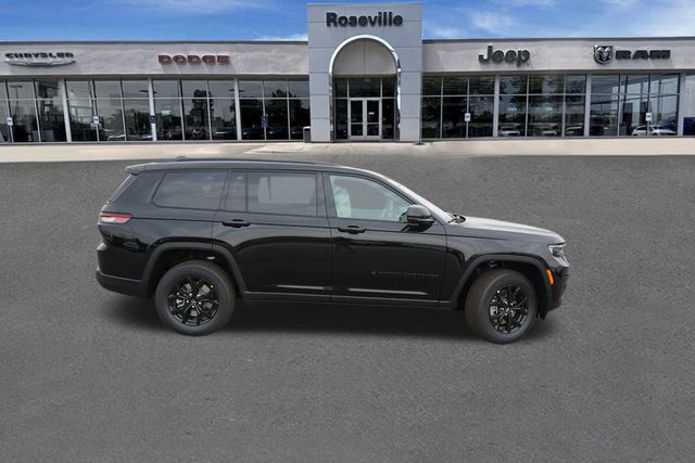 2025 Jeep Grand Cherokee Altitude photo 2