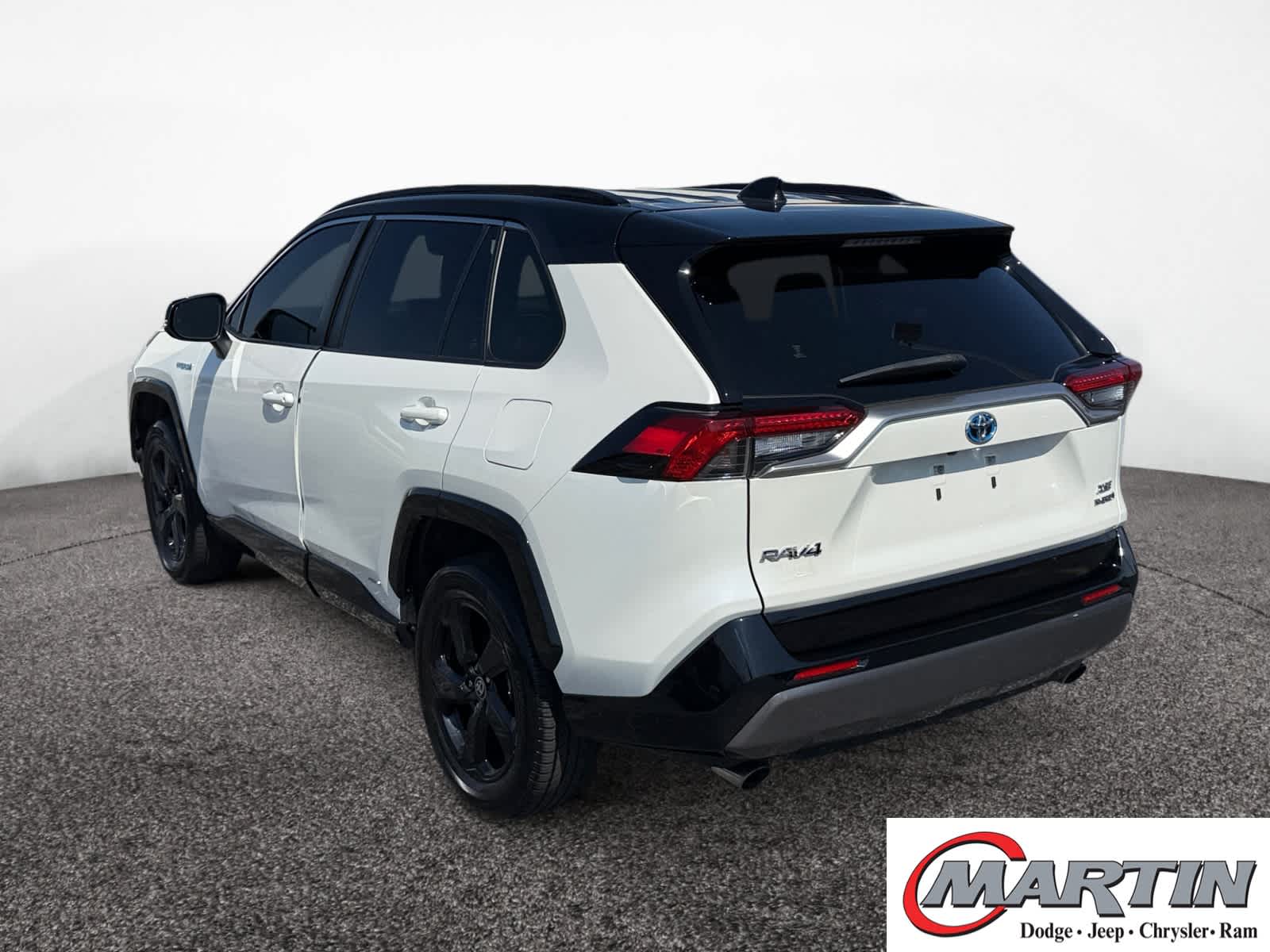 2021 Toyota RAV4 Hybrid XSE photo 3