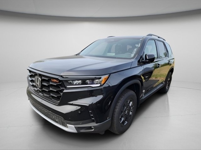 2025 Honda Pilot TrailSport photo 2