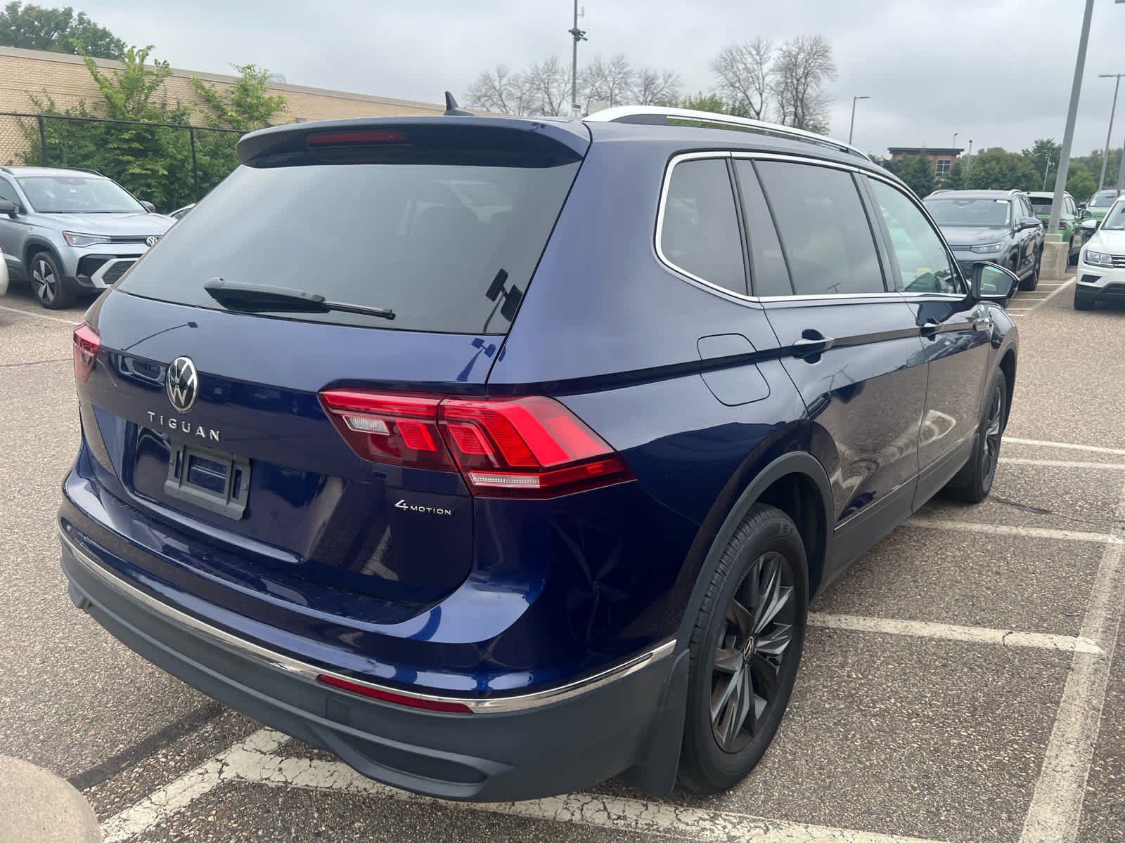 2024 Volkswagen Tiguan SE Wolfsburg Edition photo 3