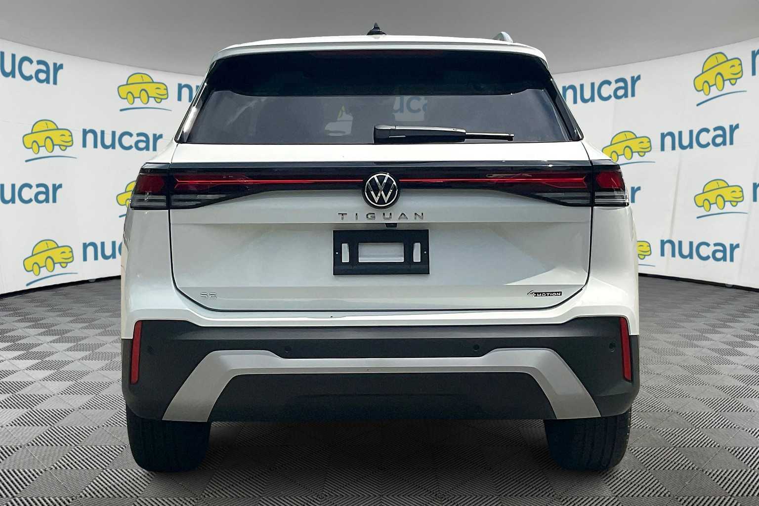 2025 Volkswagen Tiguan SE photo 3