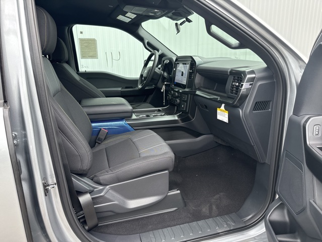 2025 Ford F-150 STX photo 2