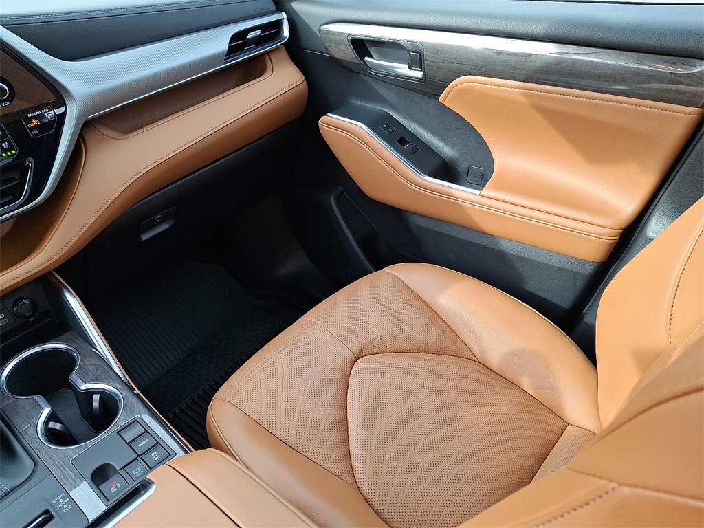 2023 Toyota Highlander Platinum photo 15