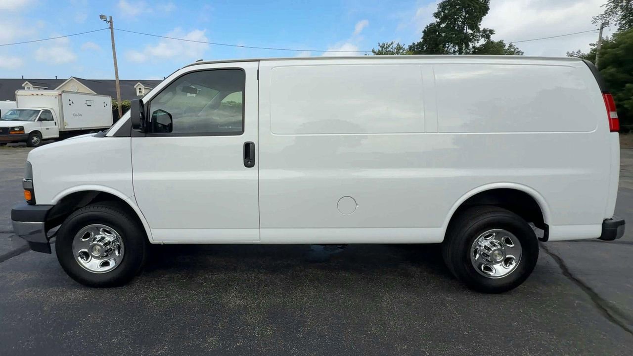 2023 Chevrolet Express Cargo Van photo 5