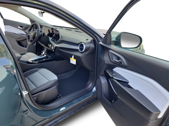 2025 Chevrolet Trax LT photo 23