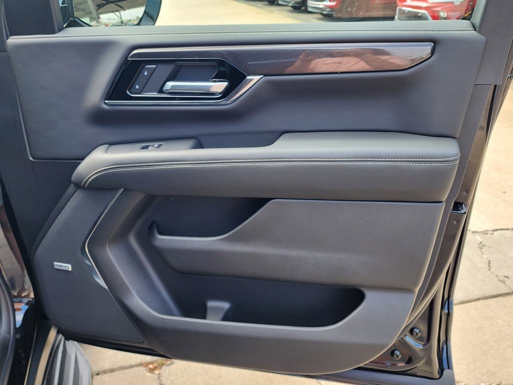 2025 Gmc Yukon photo 40