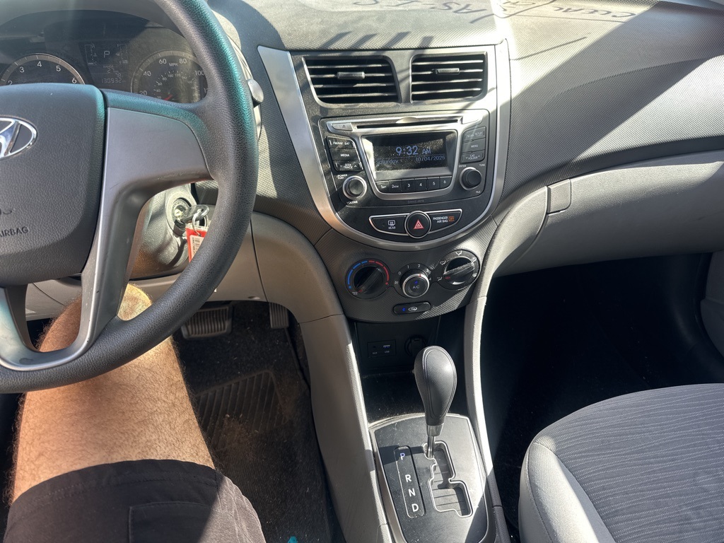 2016 Hyundai Accent SE photo 10