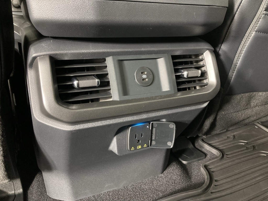 2025 Ford F-150 Lariat photo 12