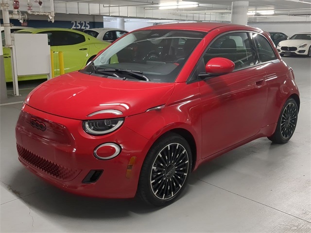 2024 Fiat 500e Red photo 3