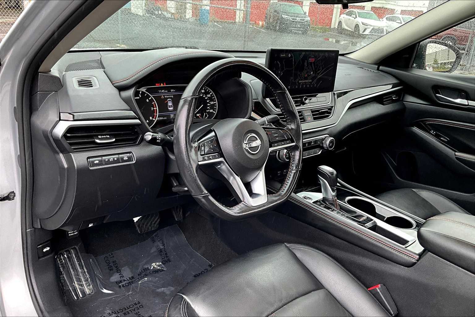 2023 Nissan Altima 2.5 SR photo 16