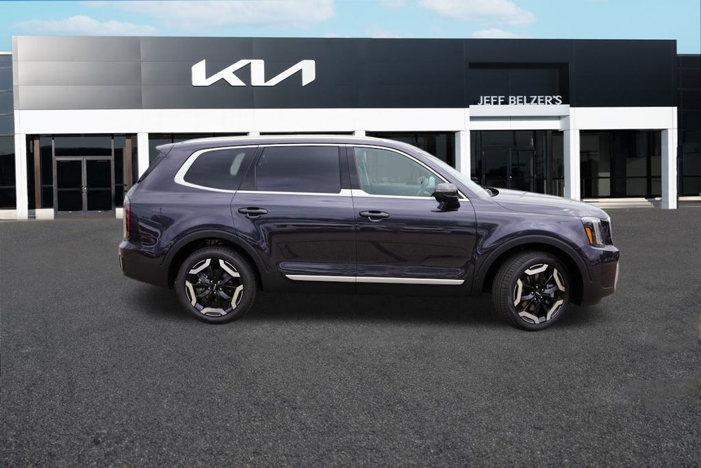 2025 Kia Telluride EX photo 2