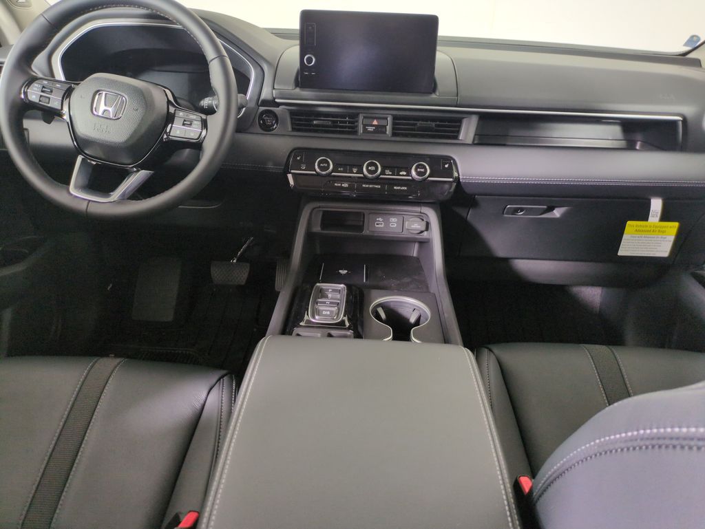 2025 Honda Pilot Touring photo 17