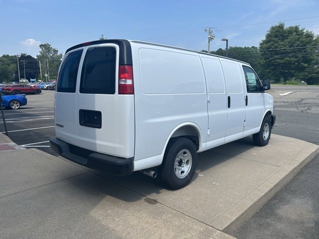 2025 Chevrolet Express Cargo 2500 photo 3