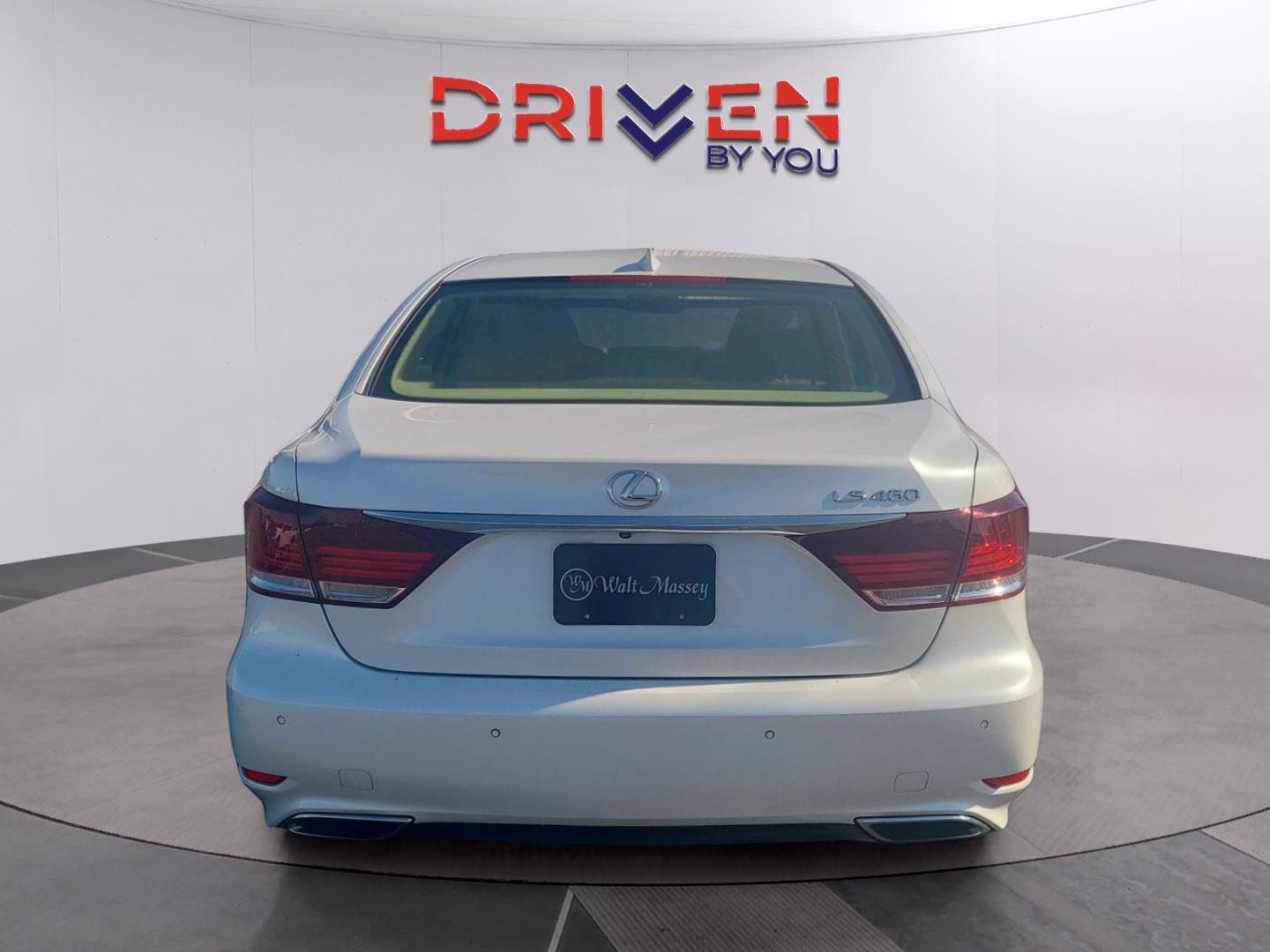 2016 Lexus LS 460 photo 2