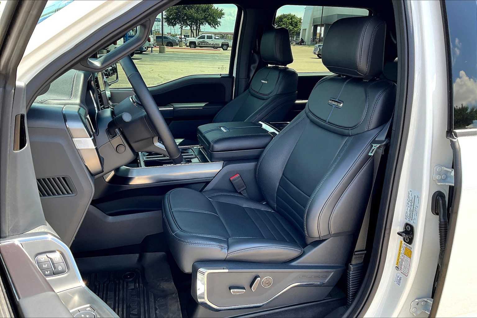 2025 Ford F-150 Platinum photo 9
