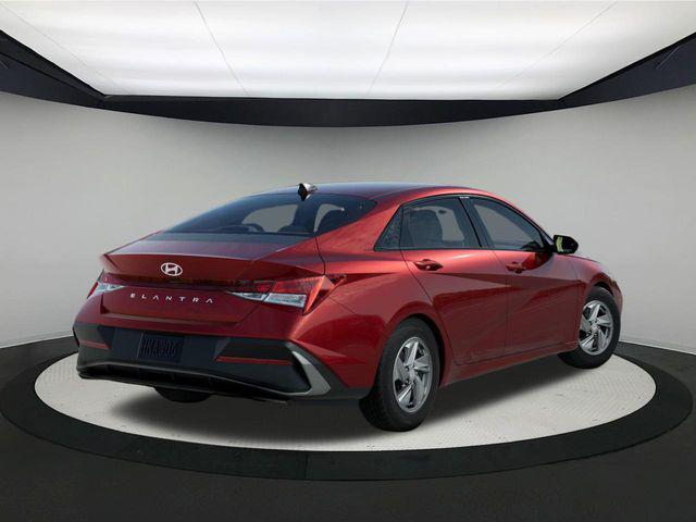 2025 Hyundai Elantra SE photo 4