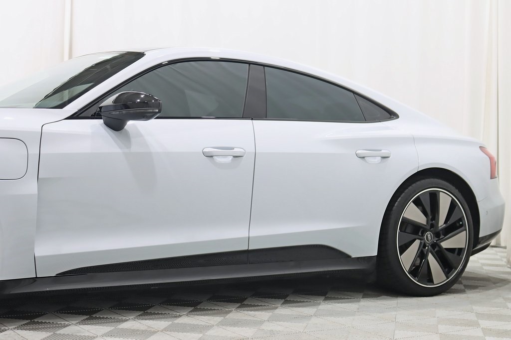 2023 Audi e-tron GT Prestige photo 3