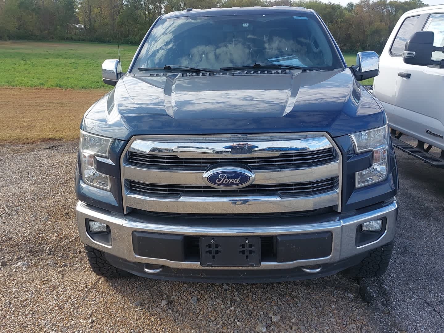 2016 Ford F-150 Lariat photo 2