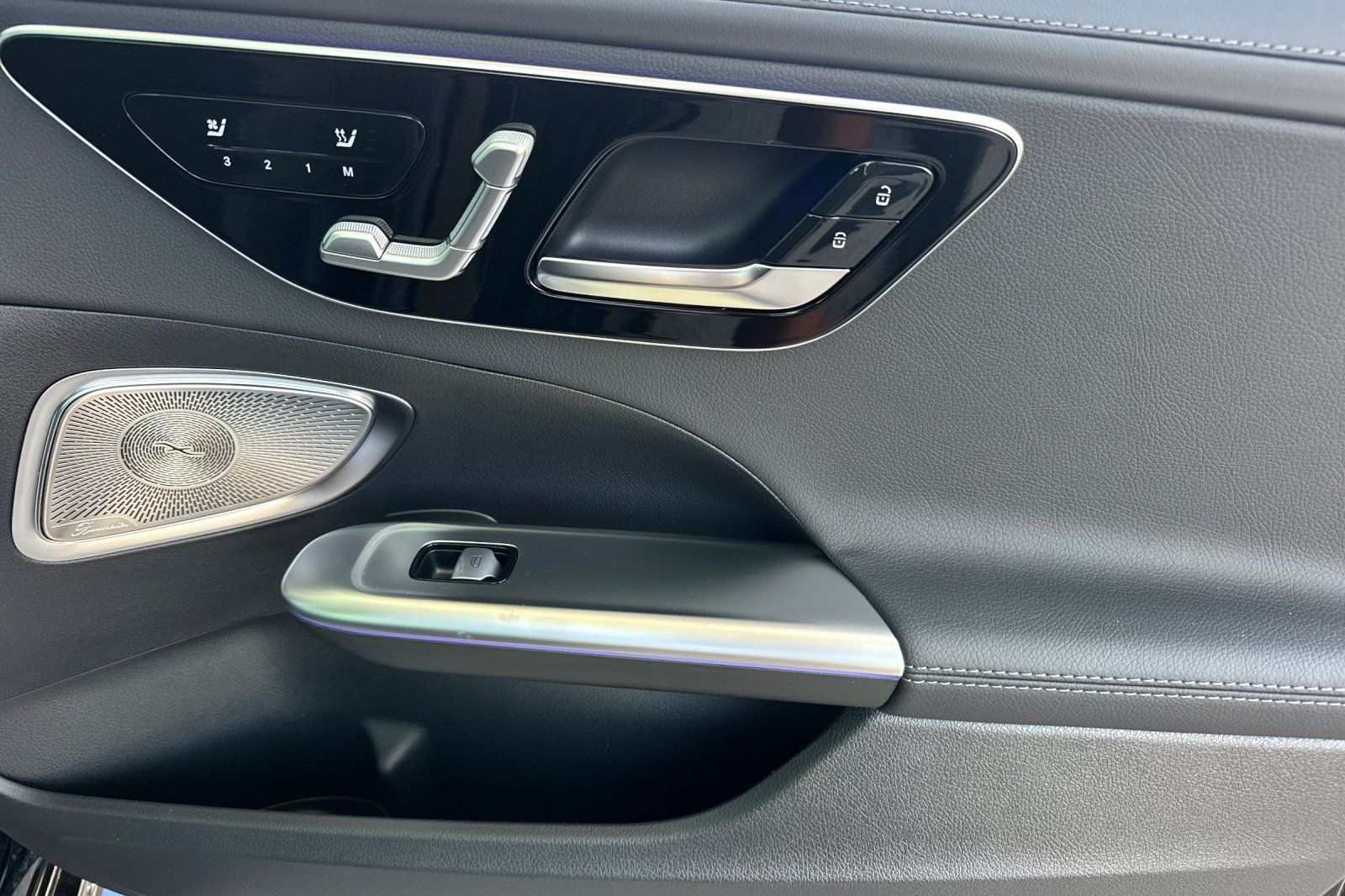 2025 Mercedes Benz C 300 photo 31