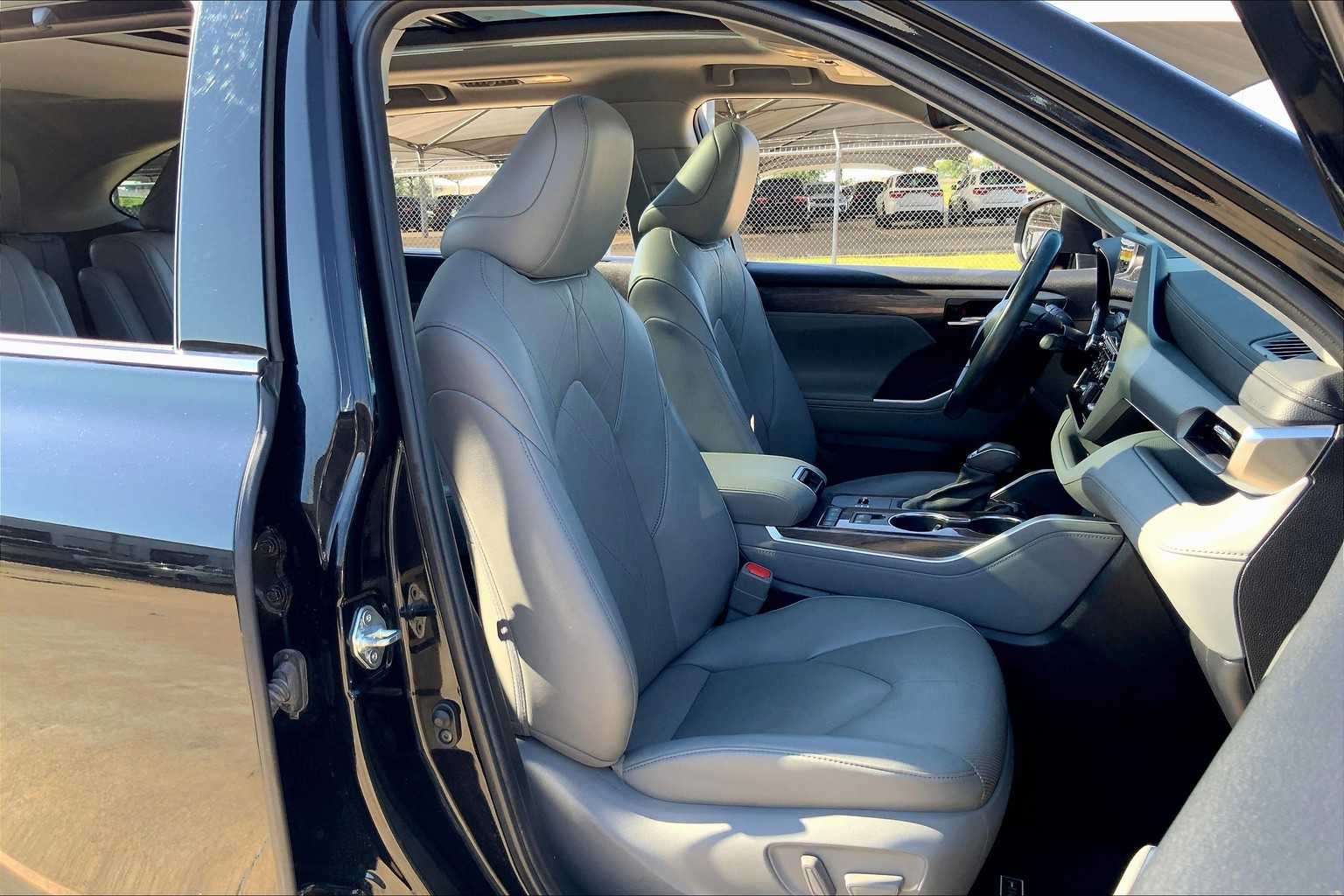 2022 Toyota Highlander Platinum photo 7