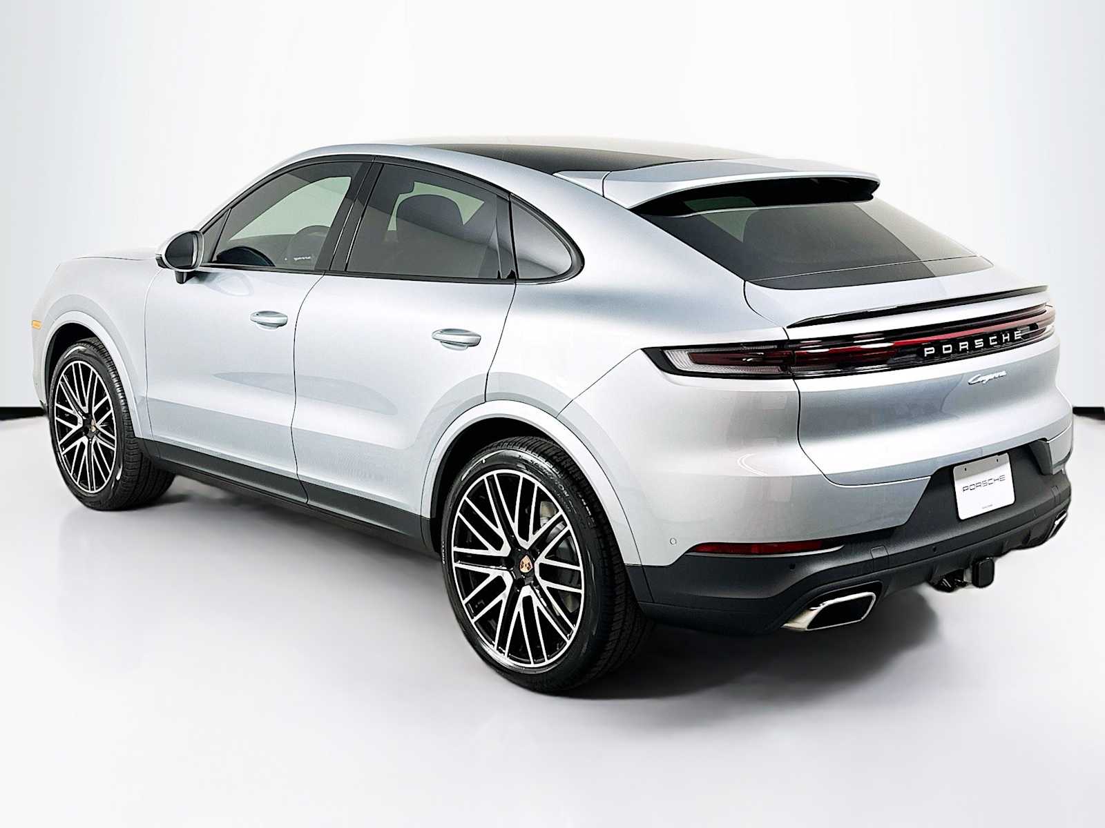 2025 Porsche Cayenne Coupe photo 2