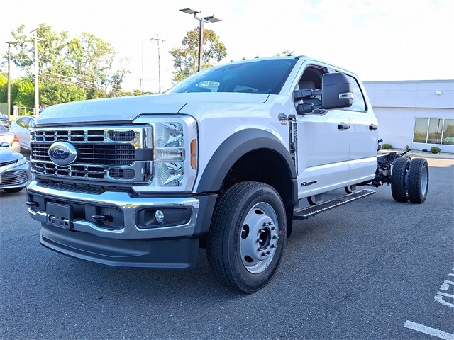 2026 Ford F-550 photo 3