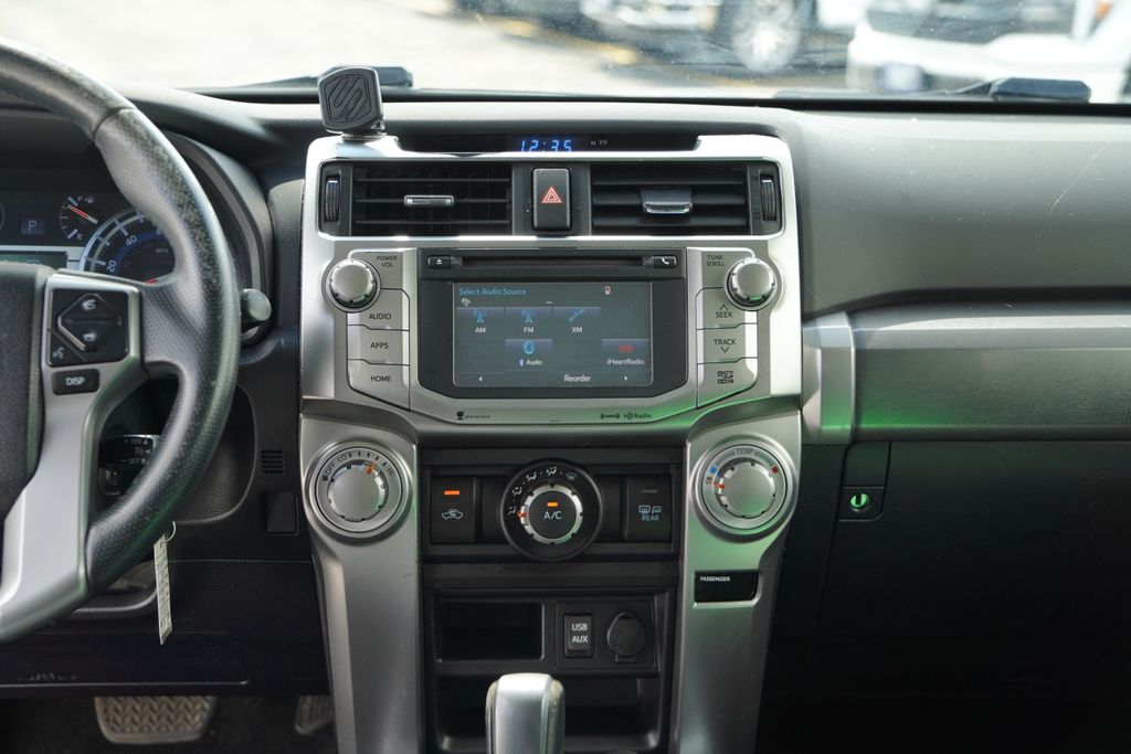 2016 Toyota 4Runner SR5 photo 13