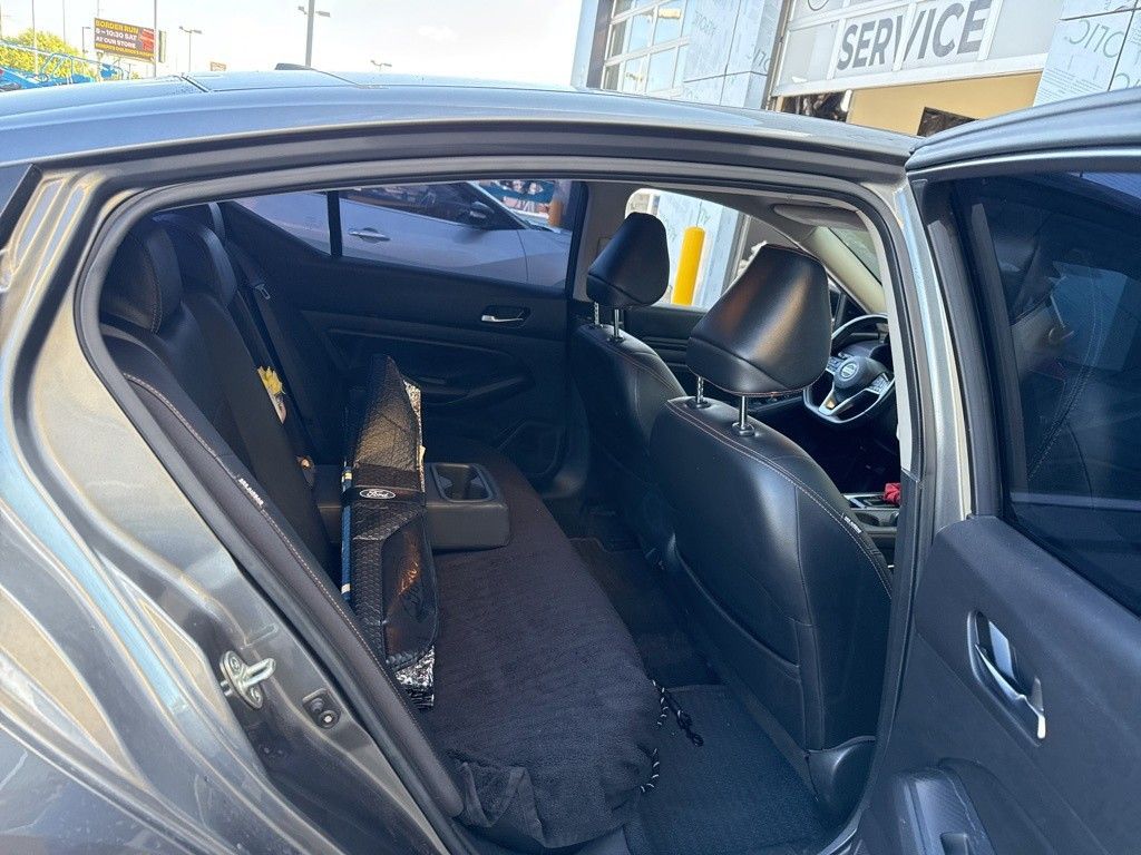 2020 Nissan Altima 2.5 SR photo 10