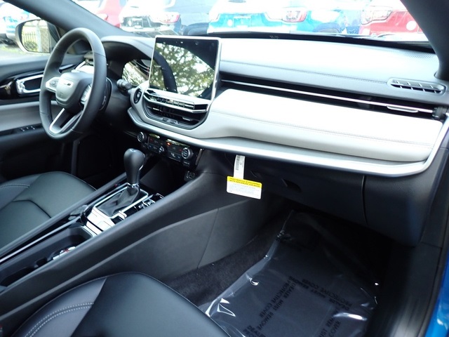 2025 Jeep Compass Limited photo 10