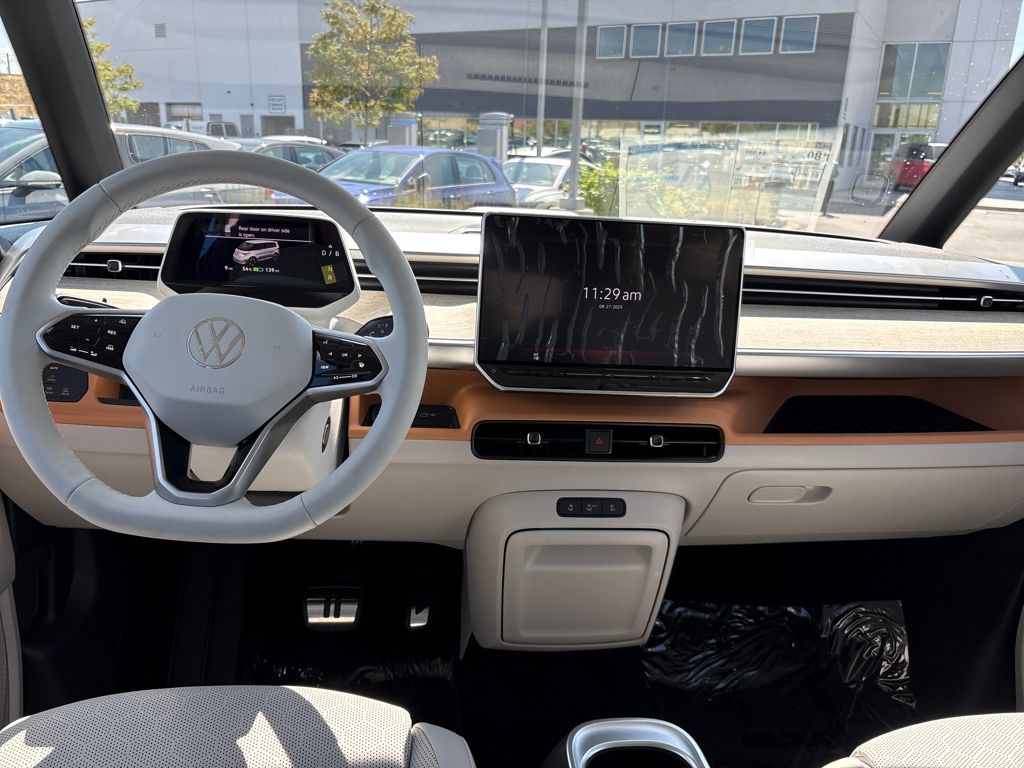 2025 Volkswagen ID. Buzz Pro Plus photo 11