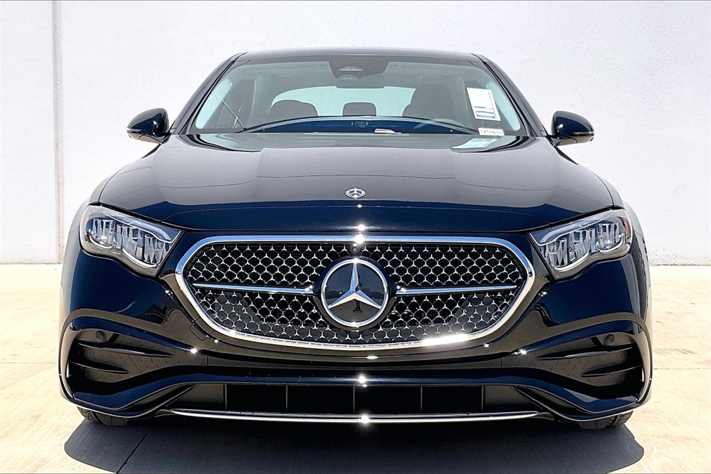 2025 Mercedes Benz E 350 4MATIC Sedan photo 3