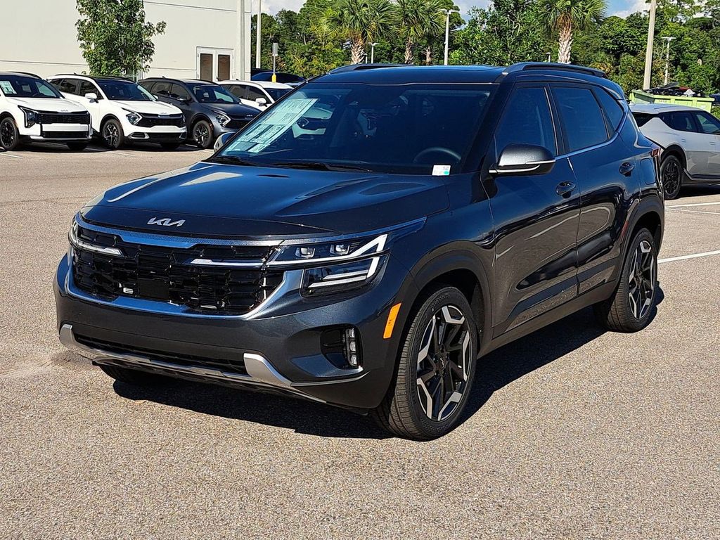 2026 Kia Seltos SX photo 2