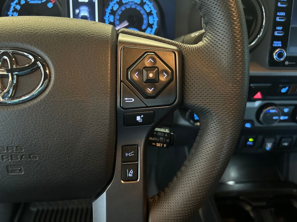 2023 Toyota Tacoma TRD Off-Road photo 17