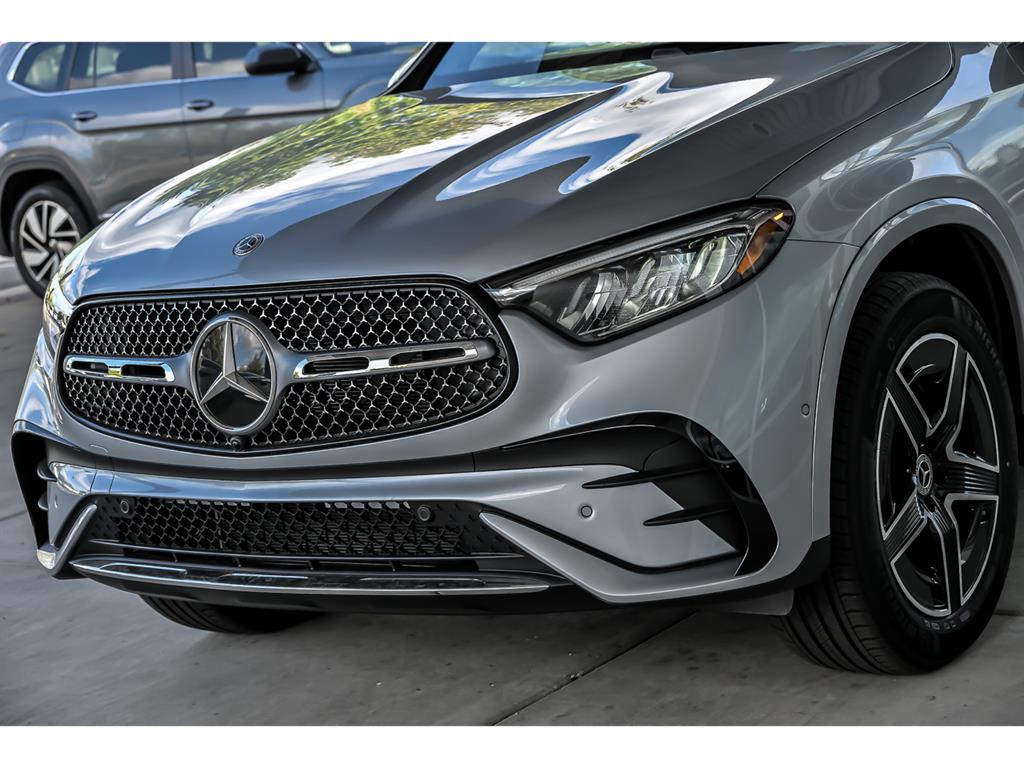 2026 Mercedes Benz GLC 300 4MATIC photo 2
