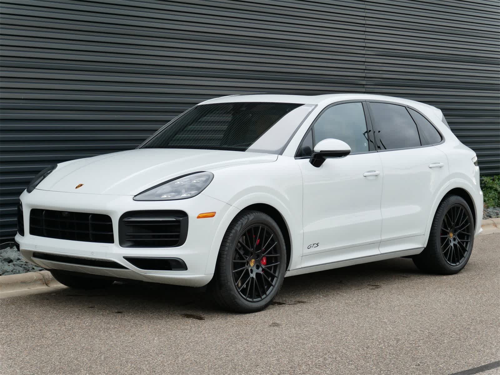 2023 Porsche Cayenne GTS photo 2