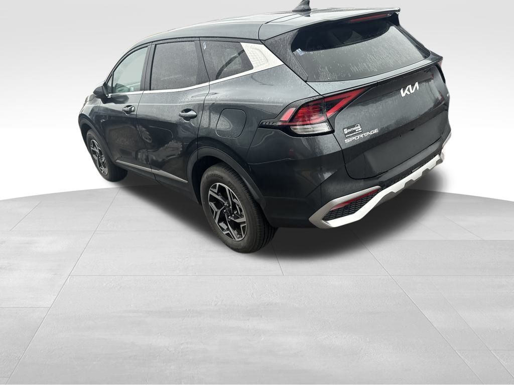 2023 Kia Sportage LX photo 2