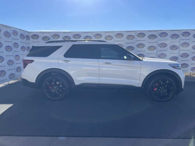 2023 Ford Explorer ST's photo