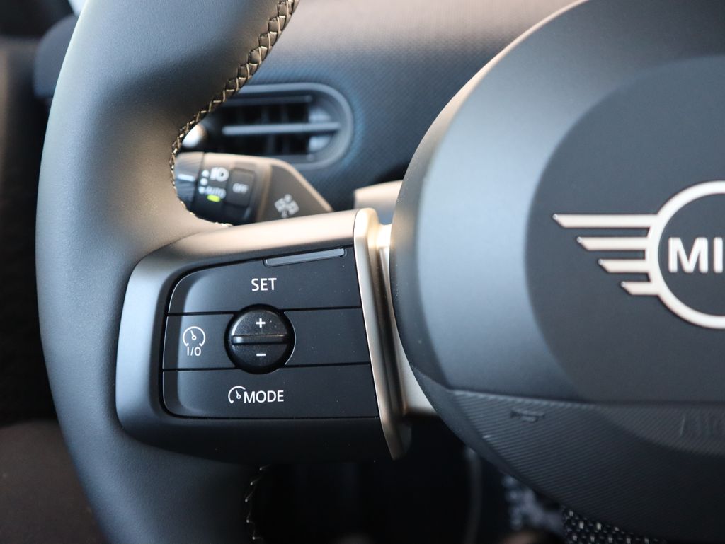 2025 Mini Cooper S Iconic photo 12