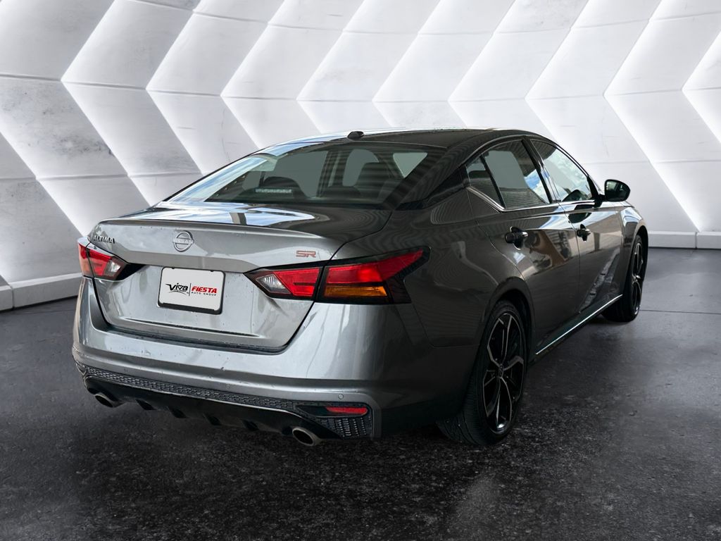 2023 Nissan Altima 2.5 SR photo 4