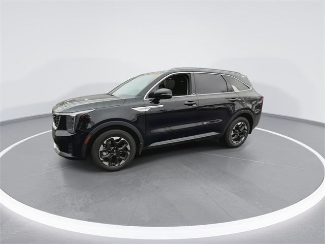2025 Kia Sorento S photo 4