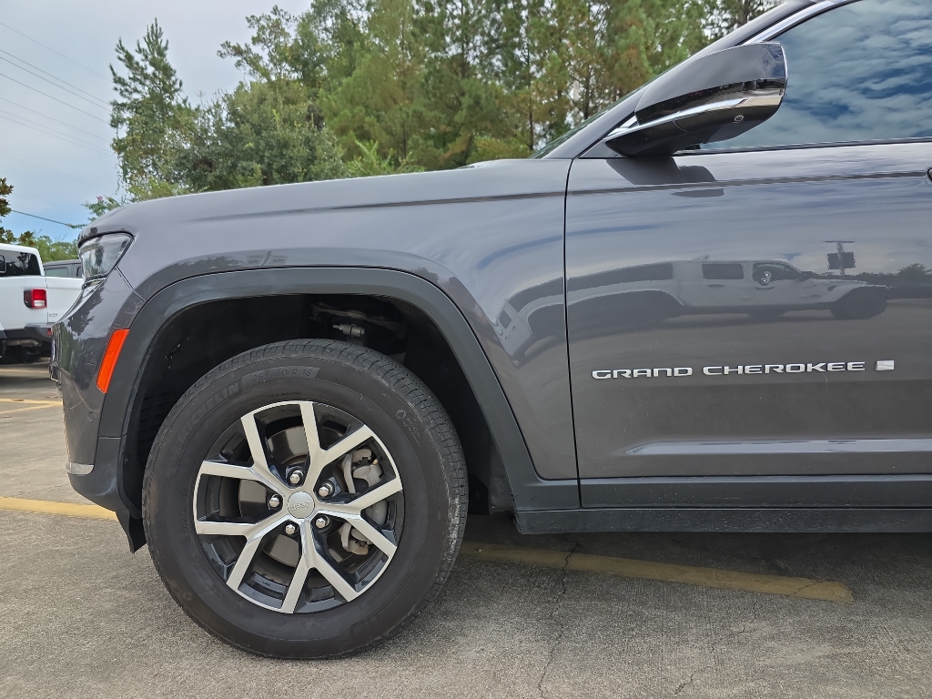 2024 Jeep Grand Cherokee Limited photo 3