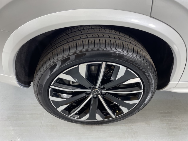 2026 Volvo XC90 AWD Plus photo 10