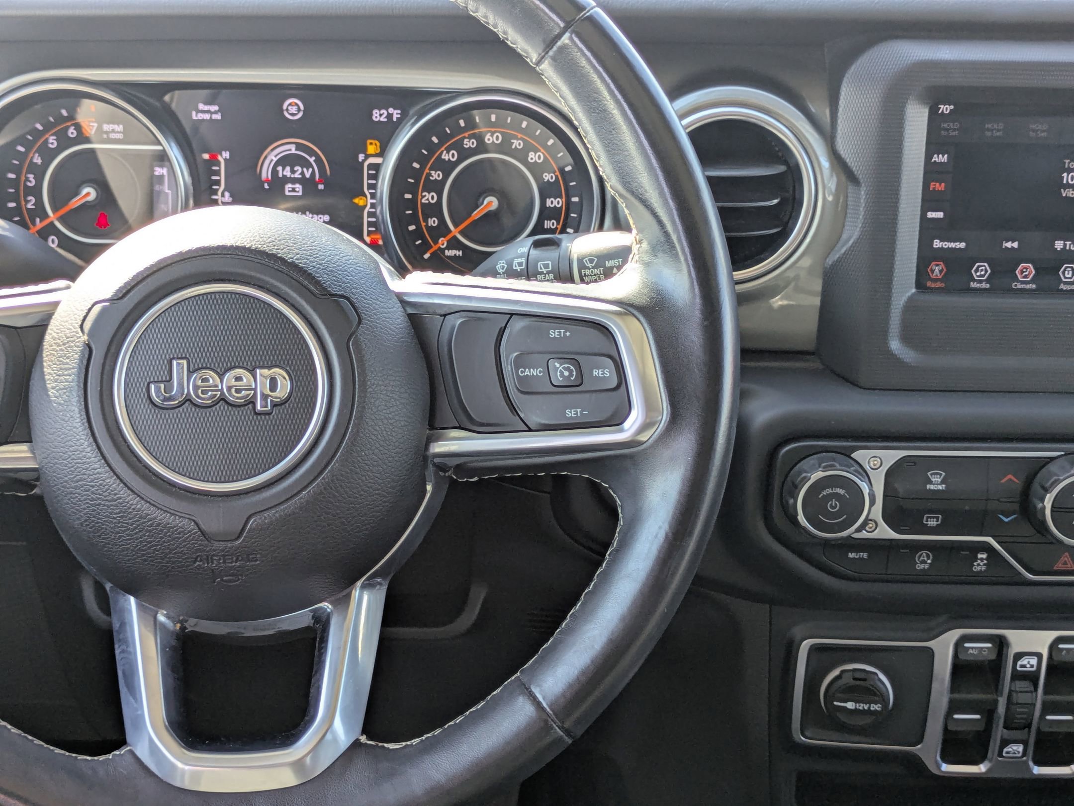 2019 Jeep Wrangler Unlimited Sahara photo 19